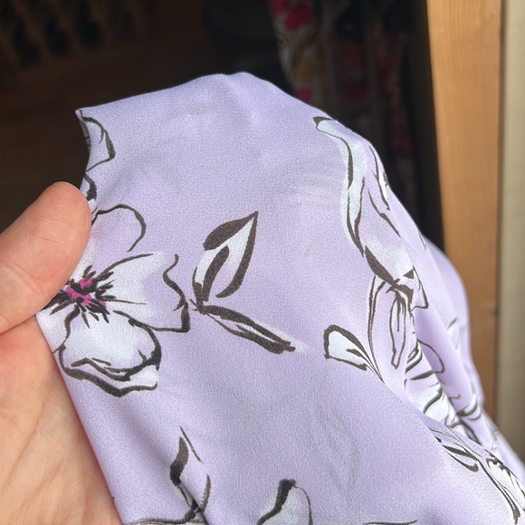 Beautiful Apt 9 Floral Blouse size XS - Picture 12 of 12